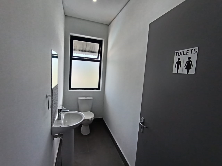 To Let commercial Property for Rent in Lorraine Eastern Cape